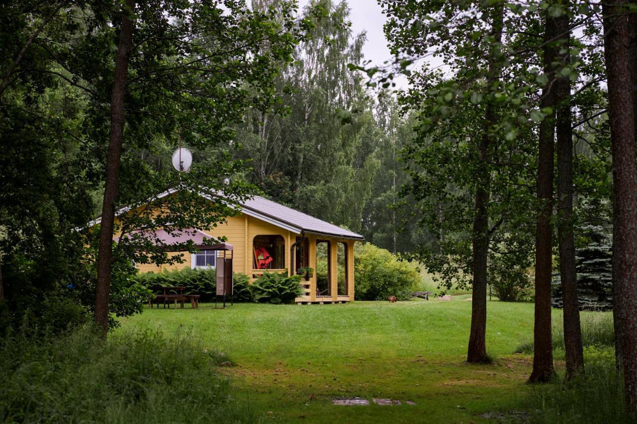 Ezerzemes Guest House Nirza Exterior photo
